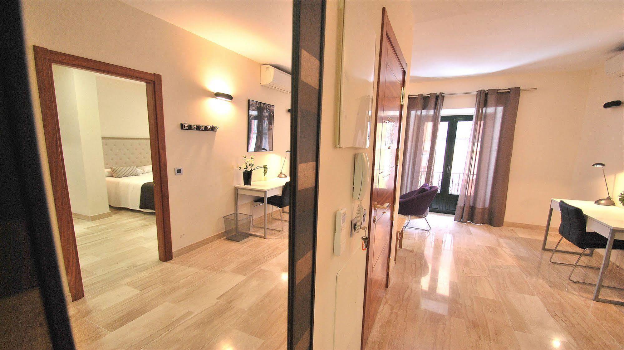 Living Centro Maestranza Apartment