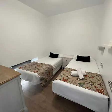 Apartamentos Living Sevilla Centro Maestranza Exterior photo