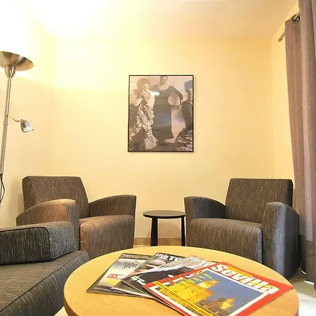Apartamentos Living Sevilla Centro Maestranza Exterior photo