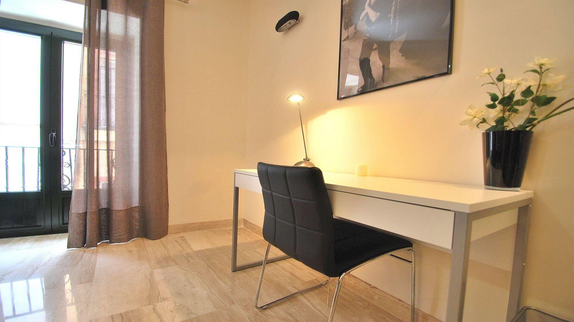Living Centro Maestranza Apartment